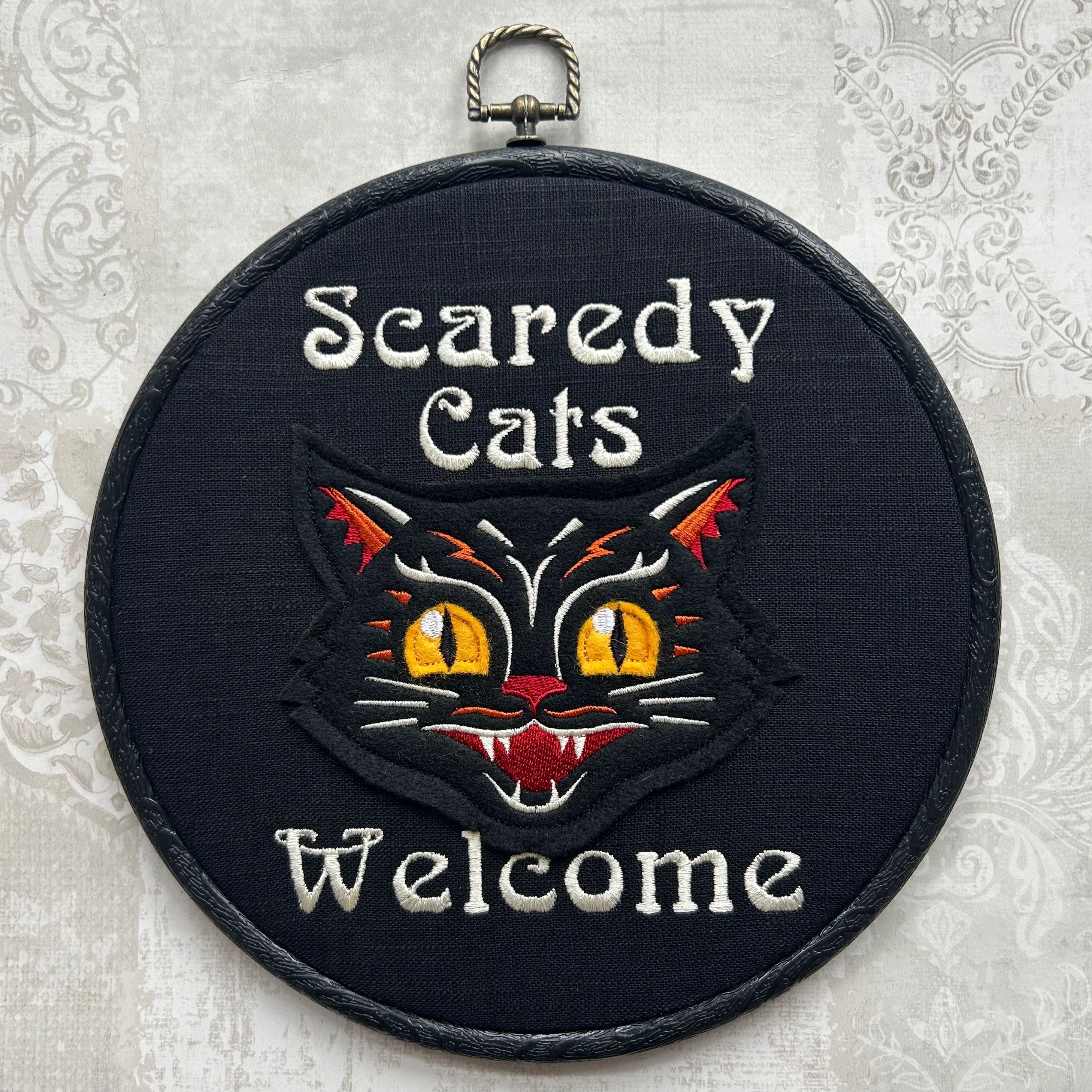 Scaredy Cats Welcome, Embroidery Hoop – Funny Gothic Cat Wall Art