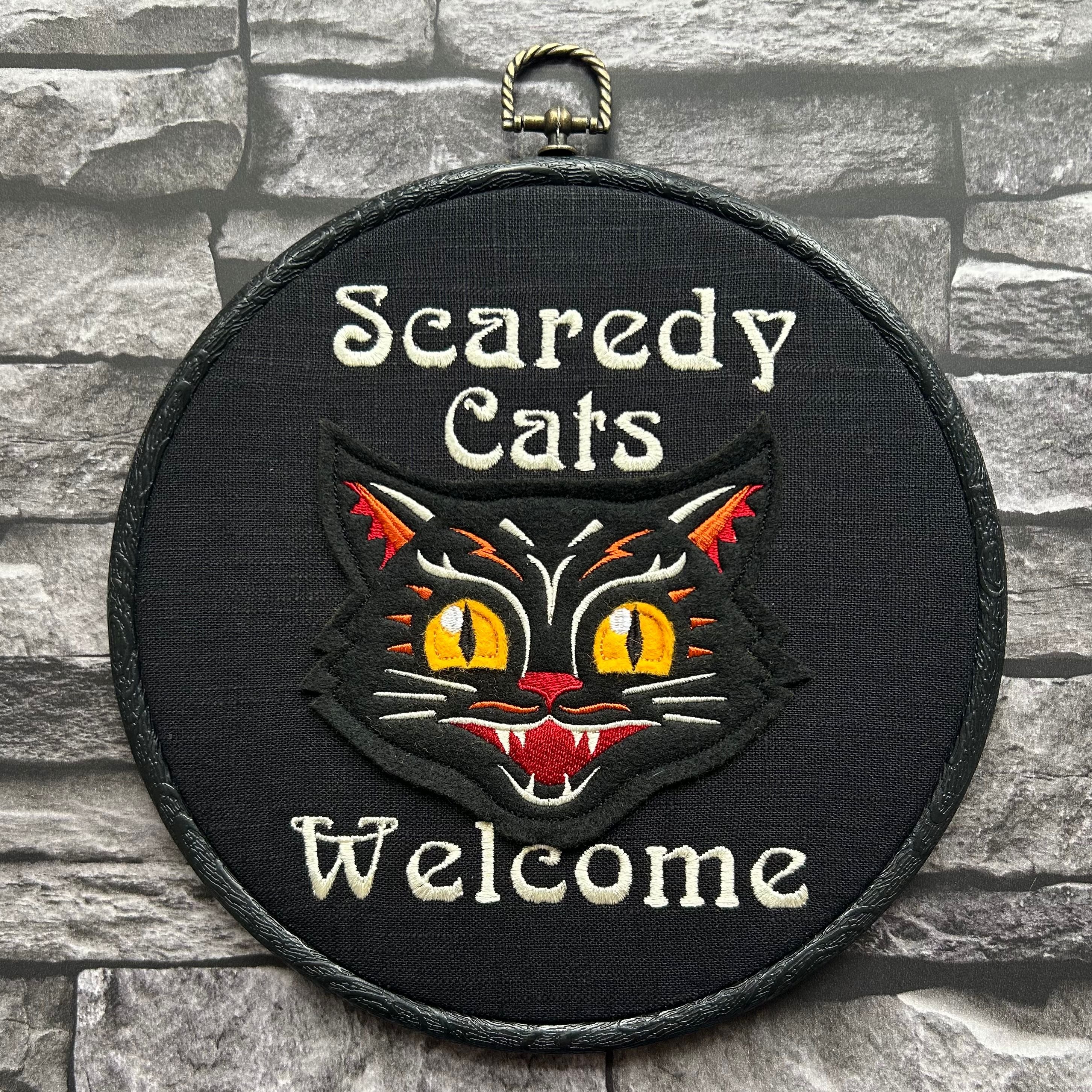 Scaredy Cats Welcome, Embroidery Hoop – Funny Gothic Cat Wall Art